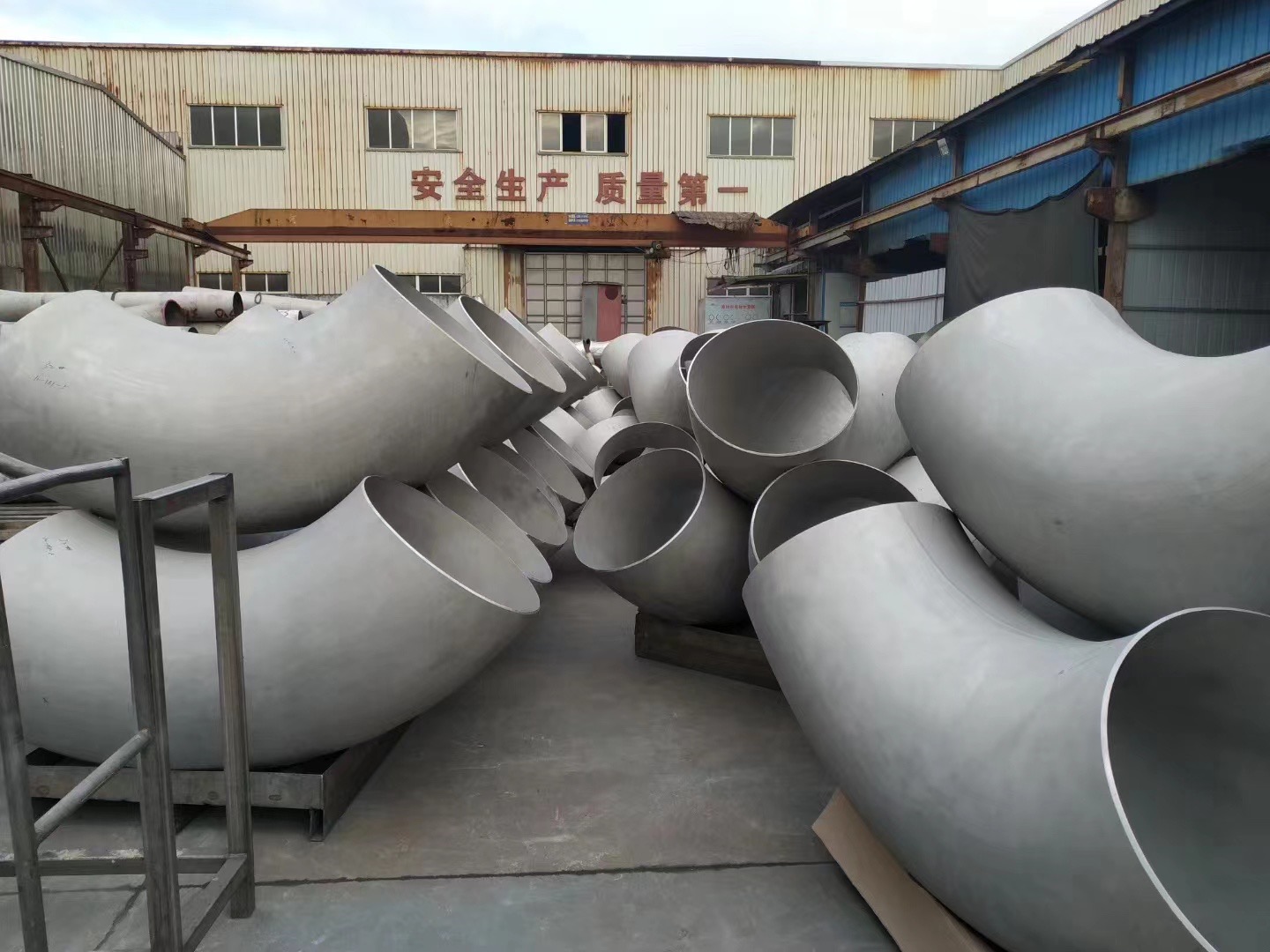 不鏽鋼彎頭(tou)
